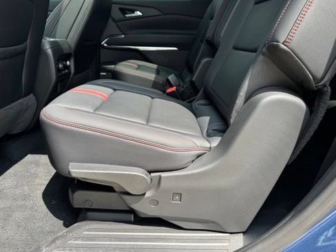 Used 2026 Chevrolet Traverse RS AWD/4WD image 8