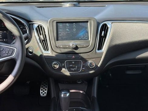 Used 2016 Chevrolet Malibu LT FWD image 13