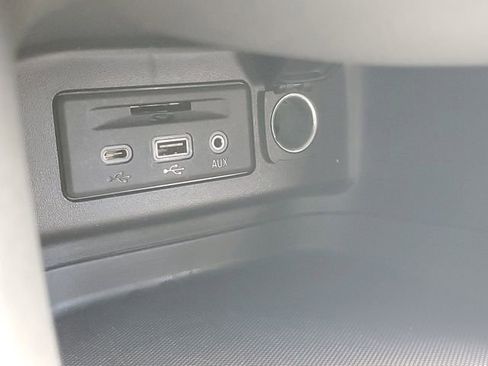 Used 2024 Chevrolet Equinox LT image 30