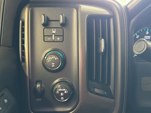 Used 2018 Chevrolet Silverado 1500 High Country AWD/4WD image 38
