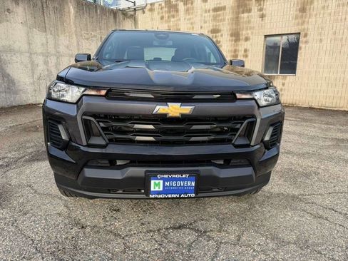 Used 2023 Chevrolet Colorado LT AWD/4WD image 10