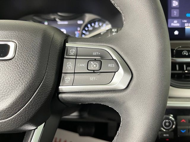 Used 2026 Jeep Compass Limited AWD/4WD image 21