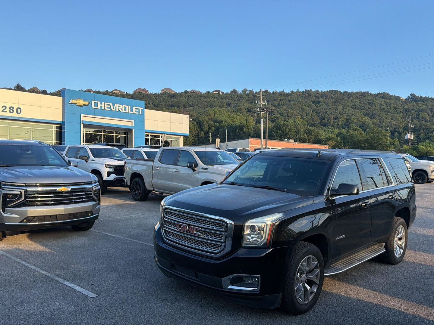 Used 2016 GMC Yukon SLT w/ Open Road Package RWD image 1