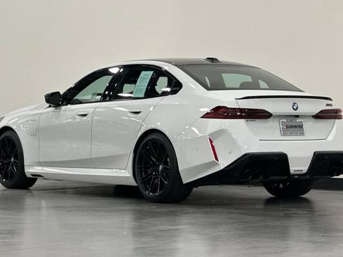 Used 2025 BMW M5 w/ Carbon Package AWD/4WD image 6