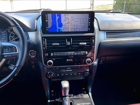Used 2023 Lexus GX 460 Premium w/ Premium Package image 7