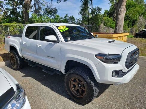 Used 2021 Toyota Tacoma TRD Sport image 3