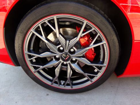Used 2024 Chevrolet Corvette Stingray Preferred Conv w/ Z51 Performance Package RWD image 27