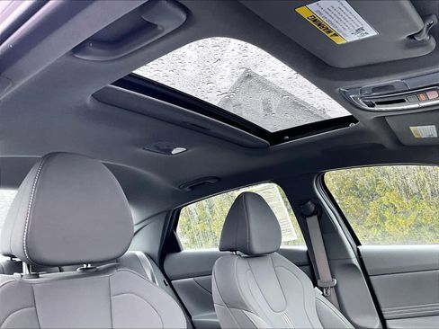 Used 2025 Hyundai Elantra SEL FWD image 22