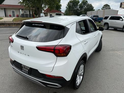 Used 2024 Buick Encore GX Preferred FWD image 18