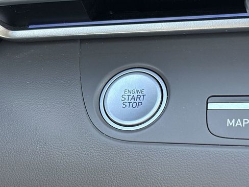 Used 2025 Hyundai Elantra SEL image 20