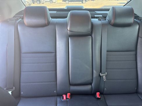 Used 2017 Toyota Camry SE w/ Moonroof Package image 9