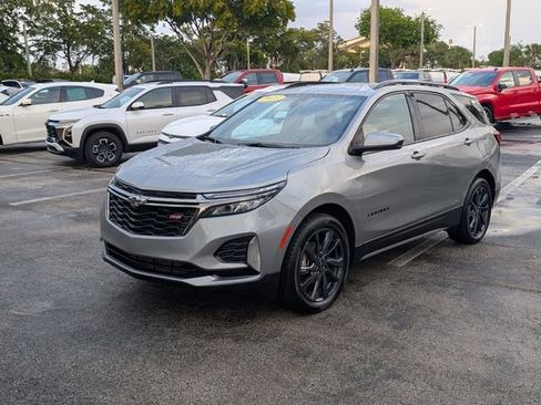 Used 2023 Chevrolet Equinox RS FWD image 3