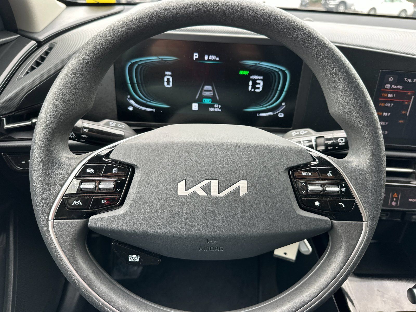 Used 2025 Kia Niro LX FWD image 21