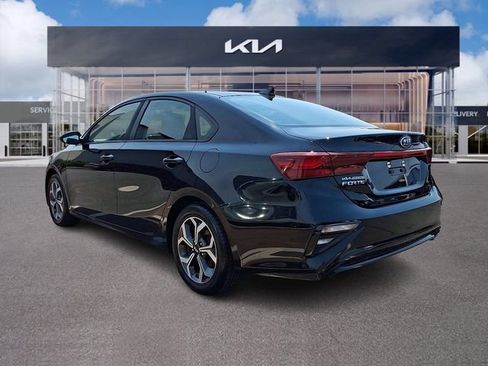 Used 2020 Kia Forte LXS FWD image 4