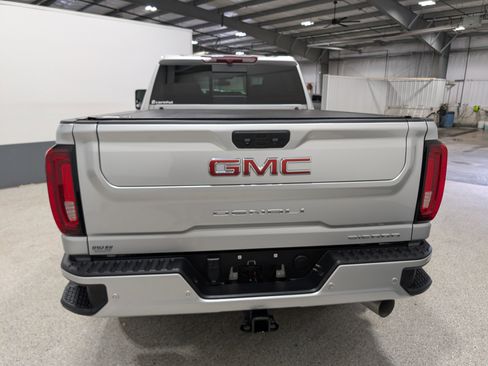 Used 2023 GMC Sierra 2500 Denali AWD/4WD image 4