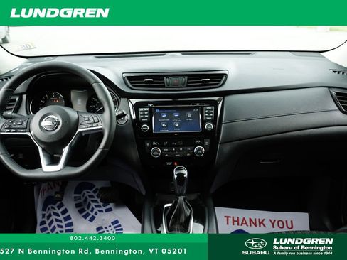 Used 2017 Nissan Rogue SV w/ SV Premium Package AWD/4WD image 4