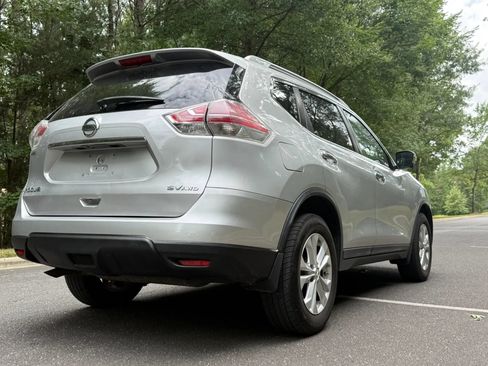Used 2016 Nissan Rogue SV w/ SV Premium Package AWD/4WD image 5