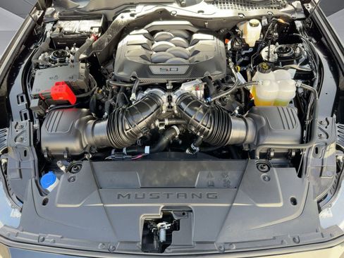 Used 2025 Ford Mustang GT Premium image 30