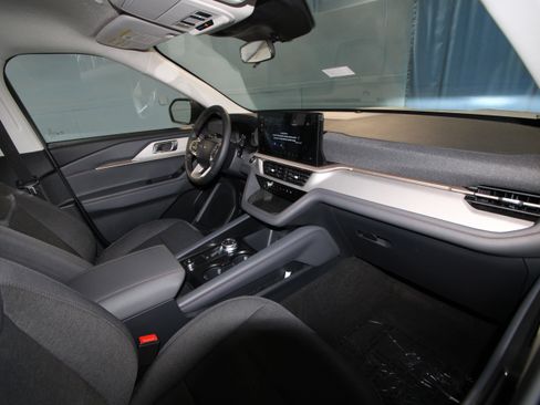 New 2026 Ford Explorer Active image 18