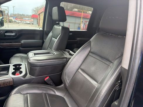 Used 2022 GMC Sierra 3500 Denali w/ Denali Ultimate Package image 9