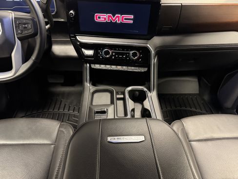 Used 2024 GMC Sierra 3500 Denali w/ Technology Package image 18