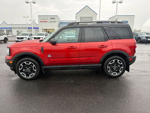 Used 2024 Ford Bronco Sport Outer Banks w/ Tech Package AWD/4WD image 2