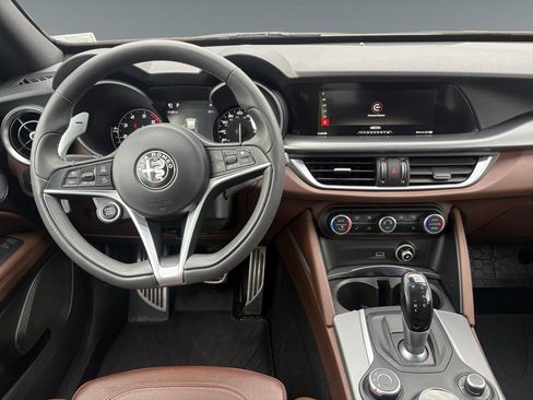 Used 2018 Alfa Romeo Stelvio Ti Sport AWD/4WD image 9