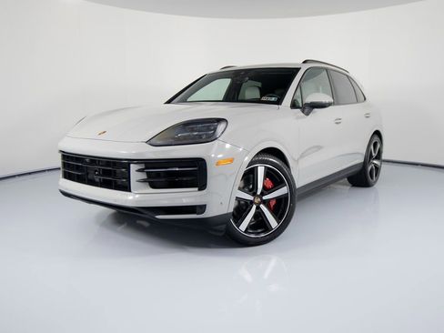 New 2026 Porsche Cayenne S image 1
