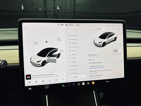 Used 2018 Tesla Model 3 Long Range RWD image 33