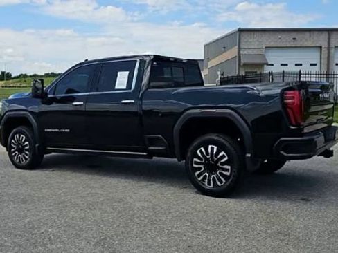 Used 2024 GMC Sierra 2500 Denali Ultimate AWD/4WD image 6