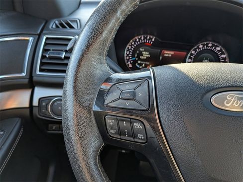 Used 2019 Ford Explorer Platinum image 21