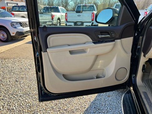 Used 2013 GMC Yukon XL Denali image 11