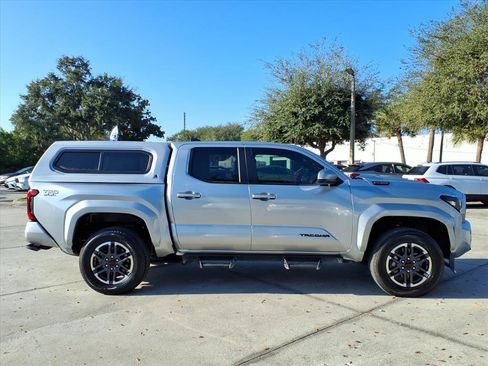 Used 2024 Toyota Tacoma TRD Sport image 5