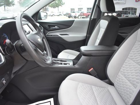 Used 2019 Chevrolet Equinox LS w/ LS Convenience Package image 14