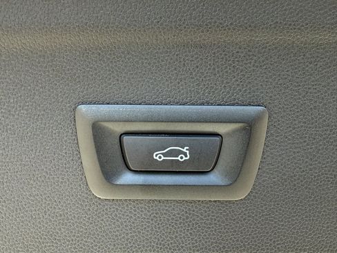 Used 2025 BMW iX xDrive50 image 15