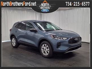 Certified 2024 Ford Escape Active AWD/4WD video 1