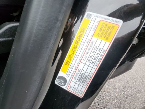 Used 2023 Chevrolet Traverse LT w/ Midnight/Sport Edition image 37