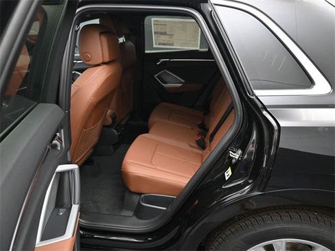 New 2025 Audi Q3 2.0T Premium image 11