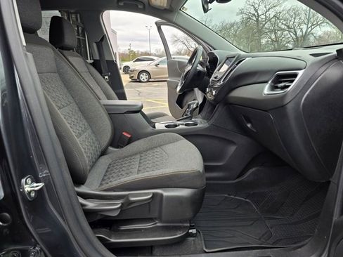 Used 2022 Chevrolet Equinox LT image 32