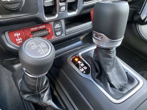 New 2026 Jeep Wrangler Unlimited Rubicon AWD/4WD image 13