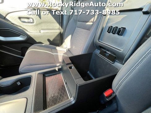 Used 2023 Nissan Frontier SV w/ SV Convenience Package image 14