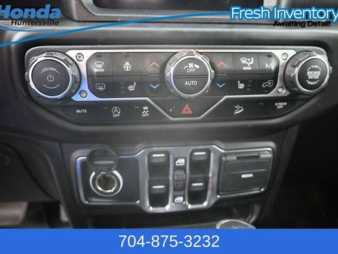 Used 2020 Jeep Wrangler Unlimited Sahara AWD/4WD image 26