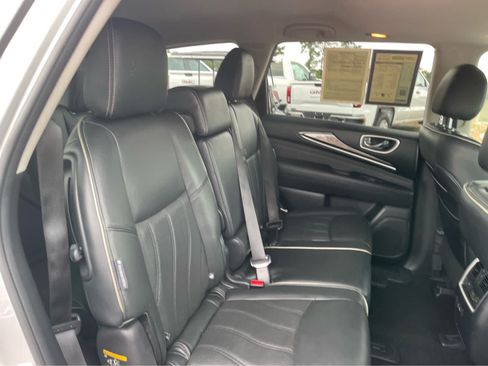 Used 2019 INFINITI QX60 Luxe w/ Essential Package FWD image 24