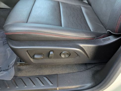 Used 2023 Chevrolet Colorado Z71 w/ Z71 Convenience Package 2 image 22