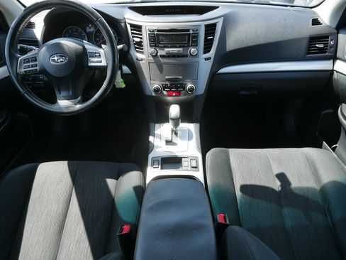 Used 2013 Subaru Outback 2.5i Premium AWD/4WD image 10