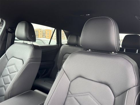 New 2026 Volkswagen Atlas Cross Sport SE image 11