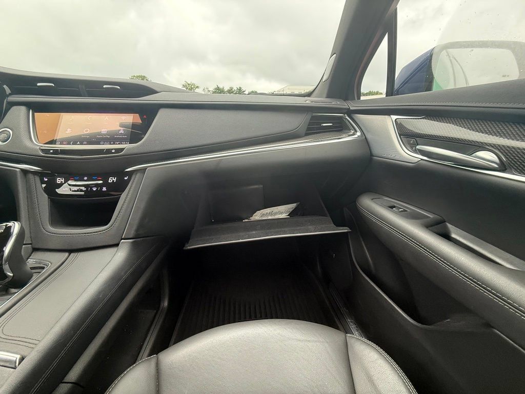 Certified 2024 Cadillac XT5 Sportv w/ LPO, Floor Liner Package AWD/4WD image 25
