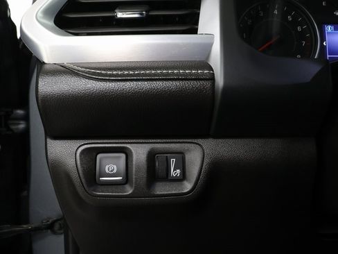 Used 2021 GMC Acadia SLE w/ Driver Convenience Package image 18