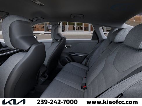 New 2025 Kia K4 EX image 18