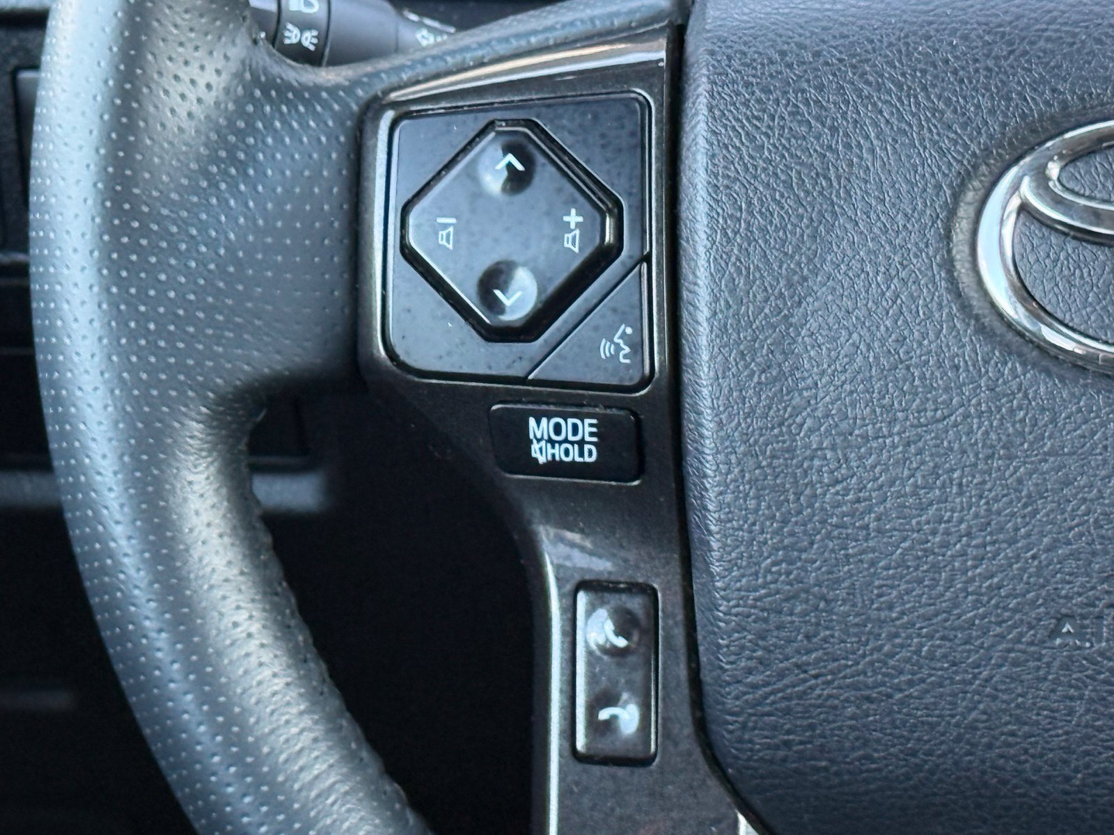 Used 2022 Toyota 4Runner TRD Off-Road Premium AWD/4WD image 27